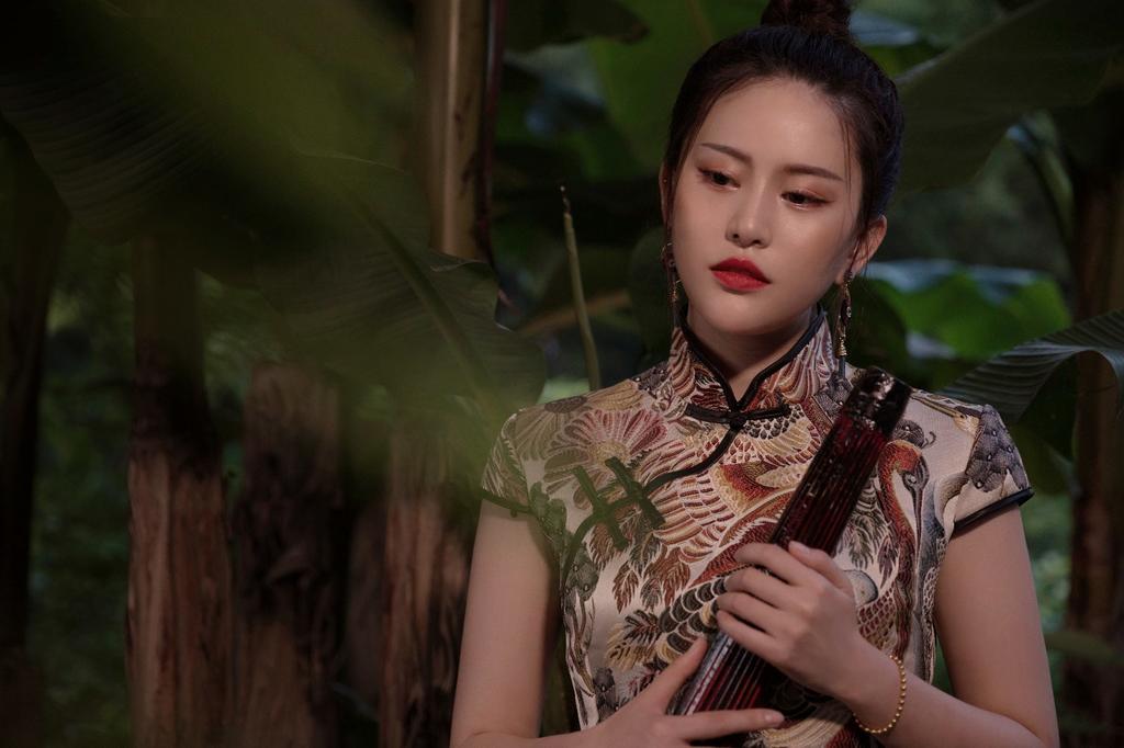 健身房好身材香汗淋漓美女