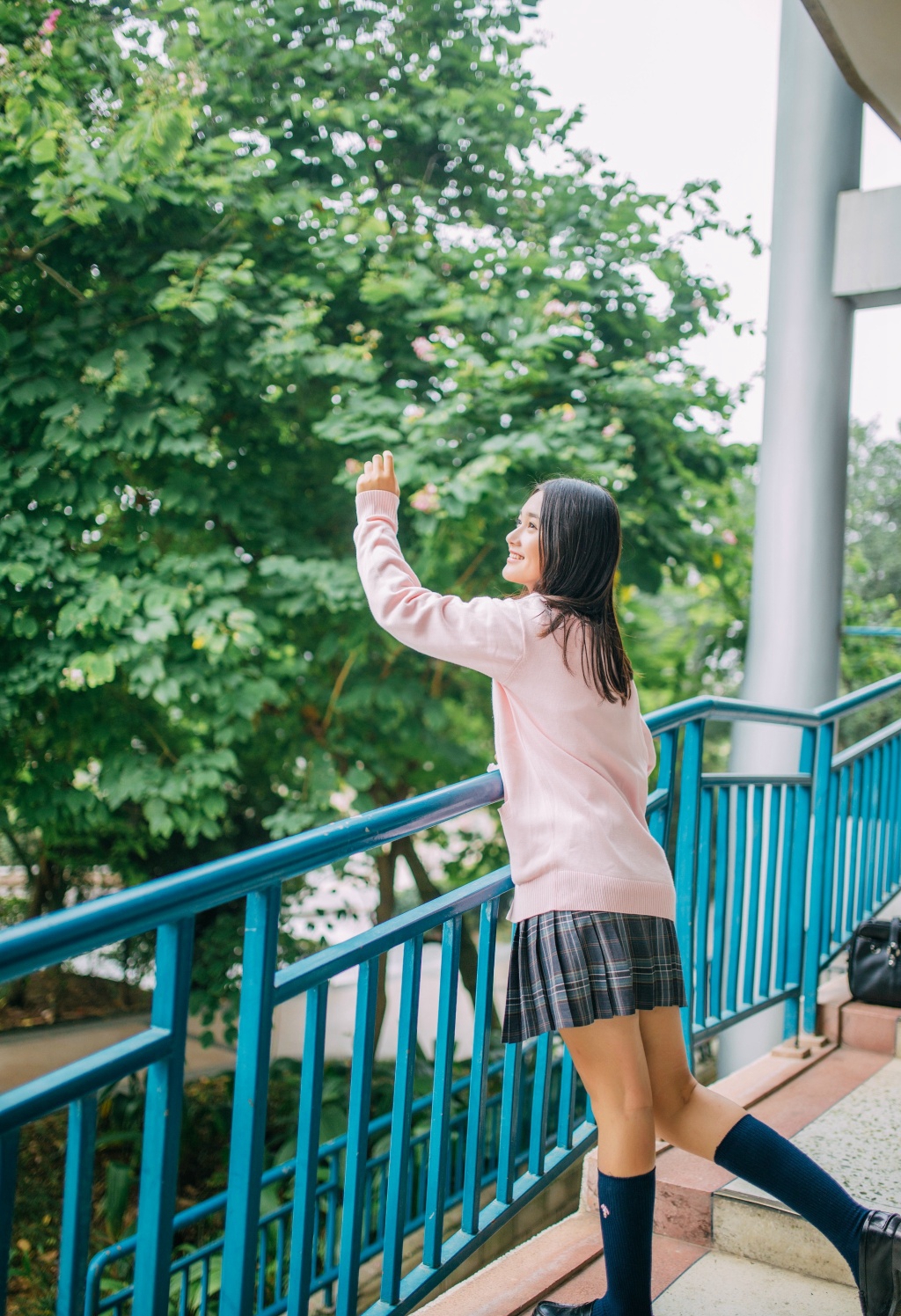 性感少女写真 傲人双峰呼之欲出
