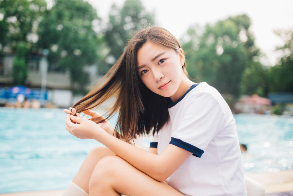 火辣妖娆性感美女 引人遐想