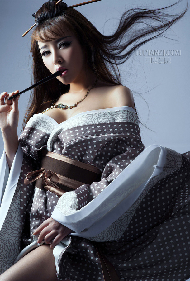 性感古装美女日服写真 靓丽温婉动人