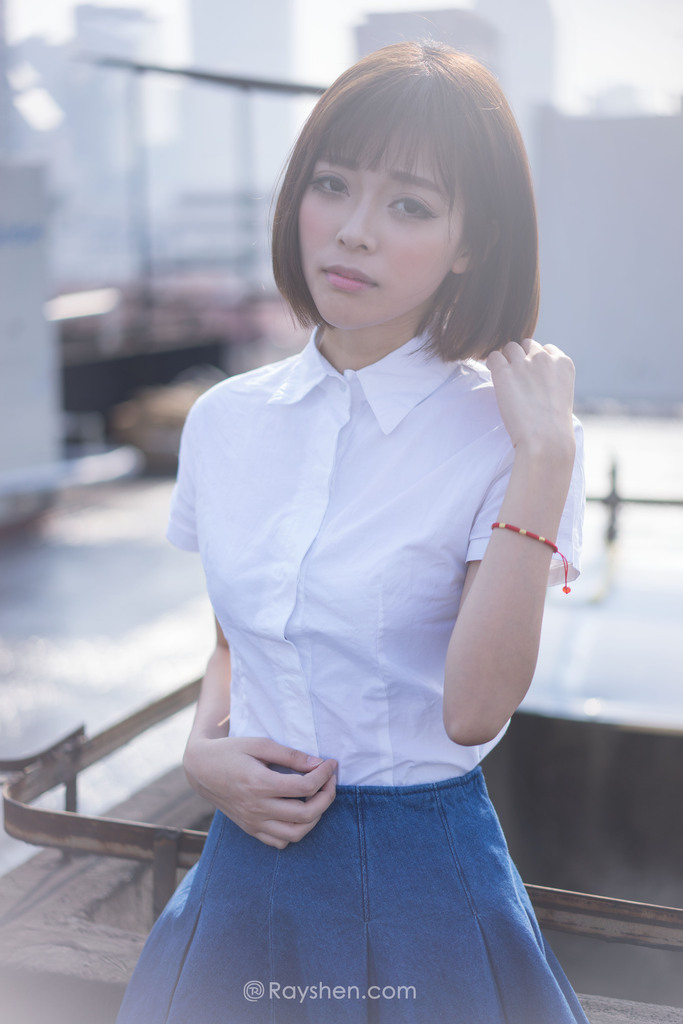 酷似宁静短发知性美女超短写真