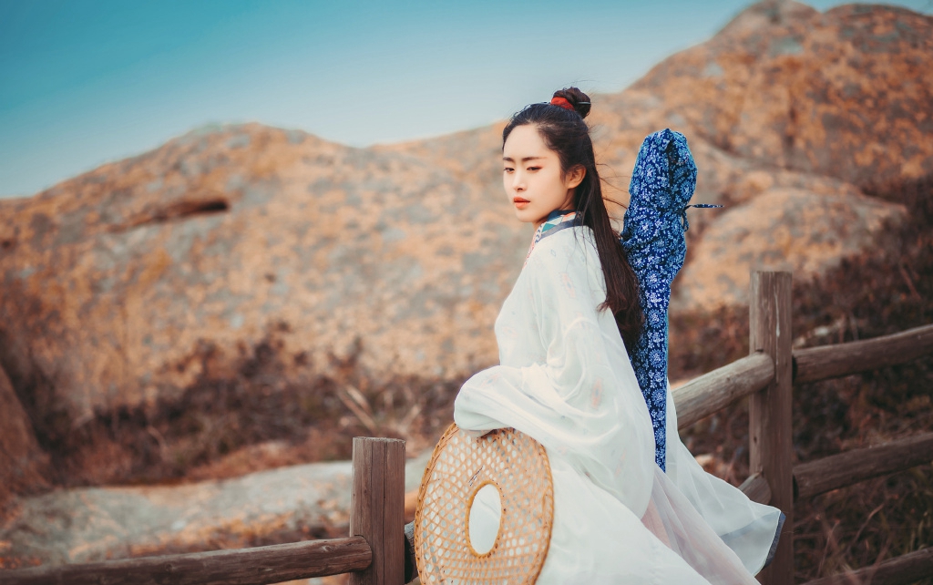 清纯马尾辫零零后美女性感写真