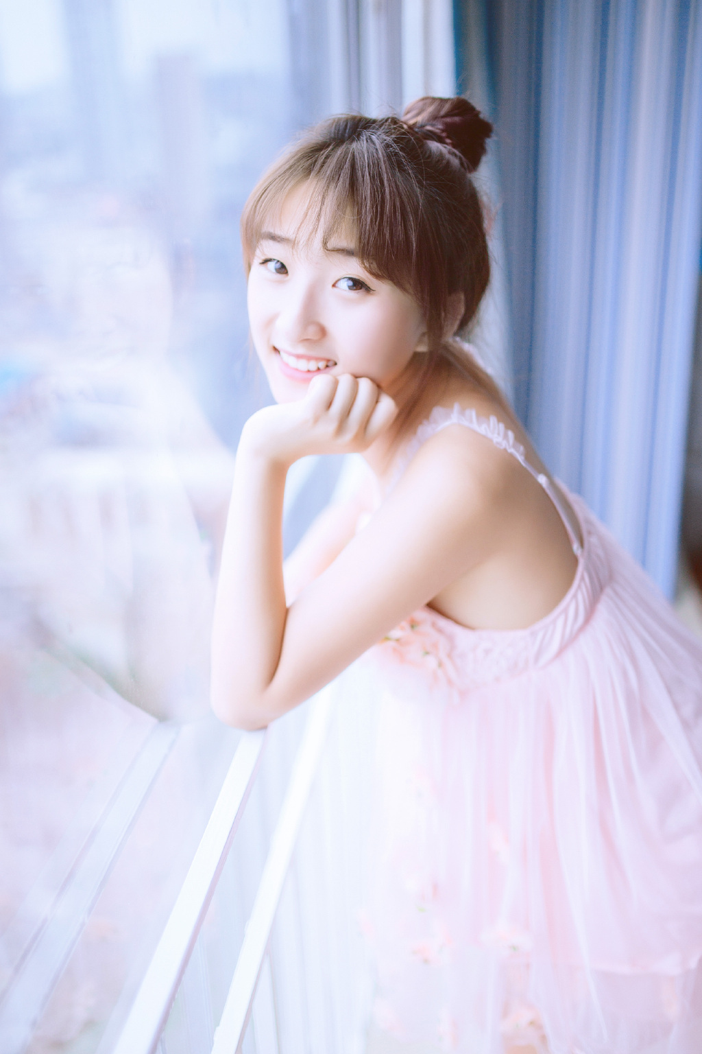 活力性感少女 展现诱人长腿