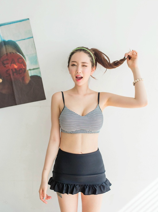 美女秀诱人性感美腿