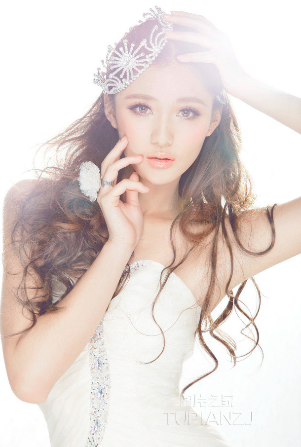 性感女孩迷你短裙 梦幻浪漫写真图片