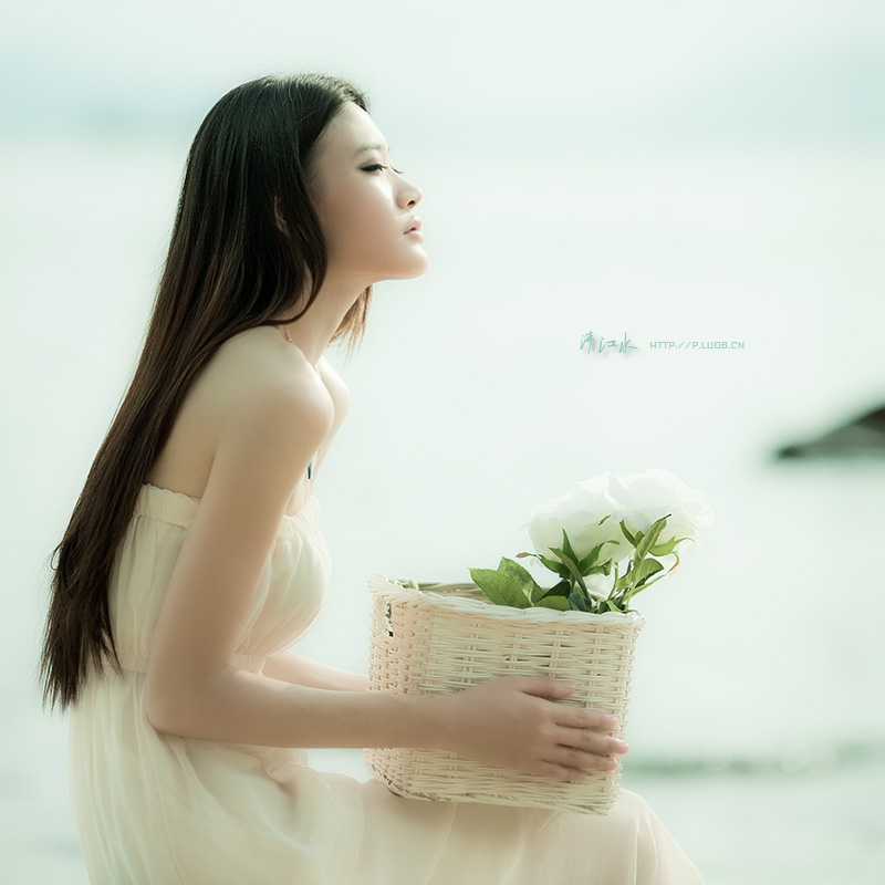 高挑美女宛如仙境般写真