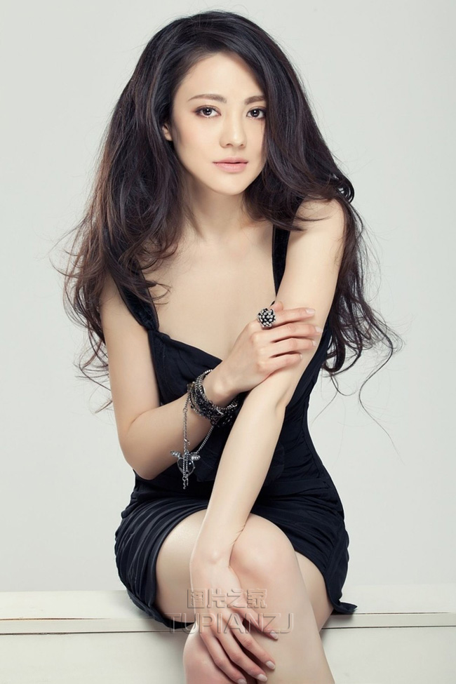 大波秀发性感美女图片 气质温婉高贵