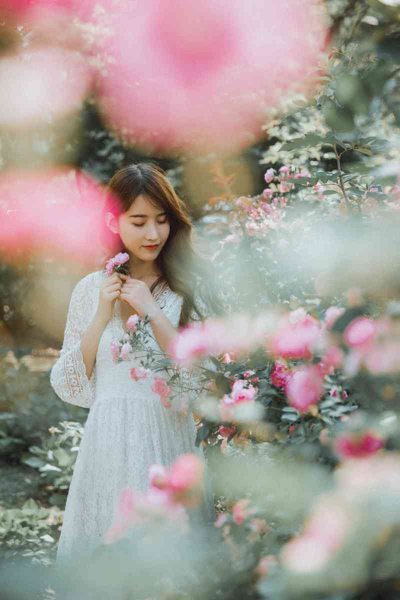 桃子美女白色高清写真