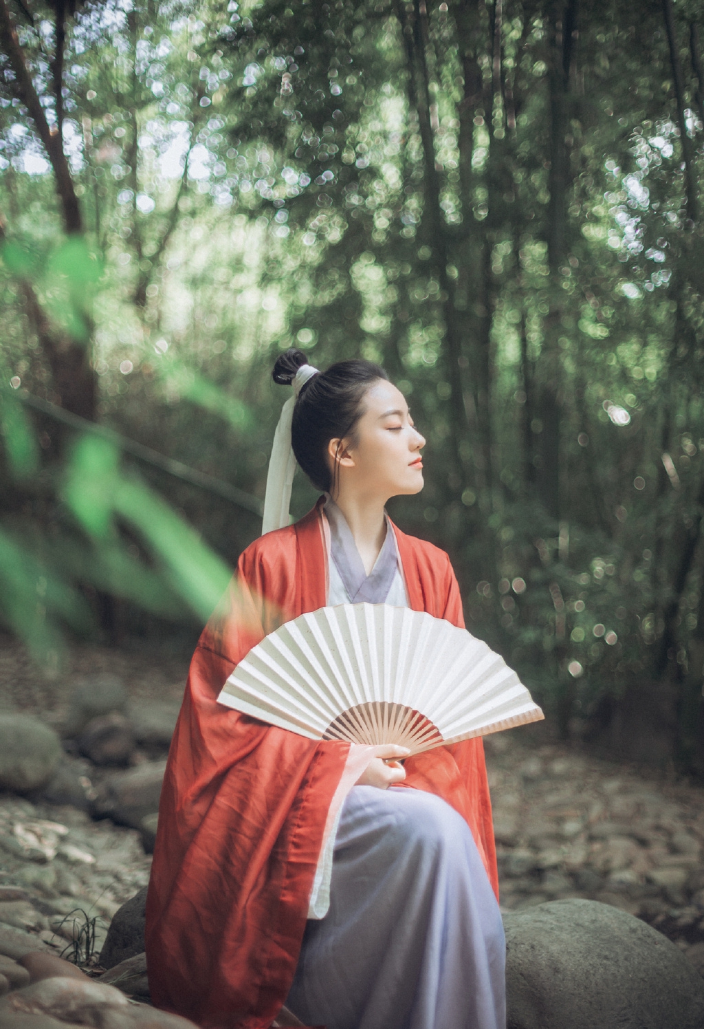 刘海美女超短秀美腿