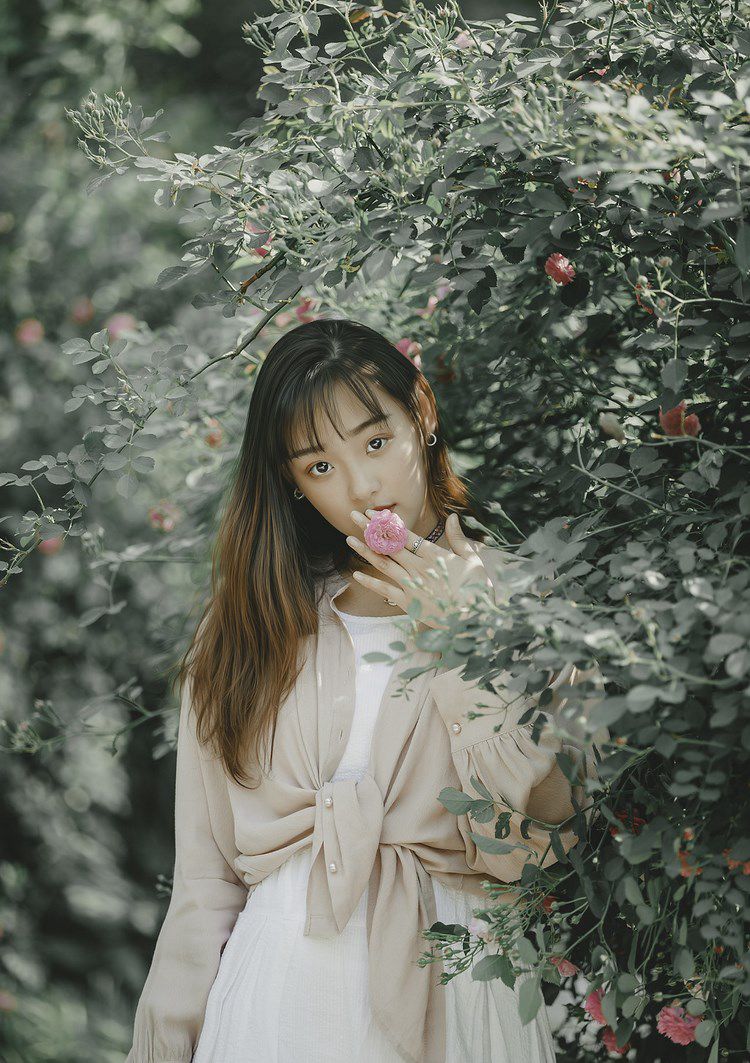 长短发美女内裤户外写真