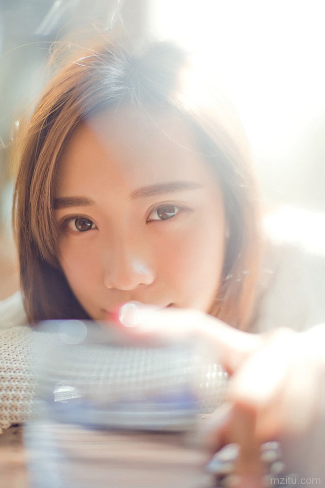 清纯美女居家意境写真