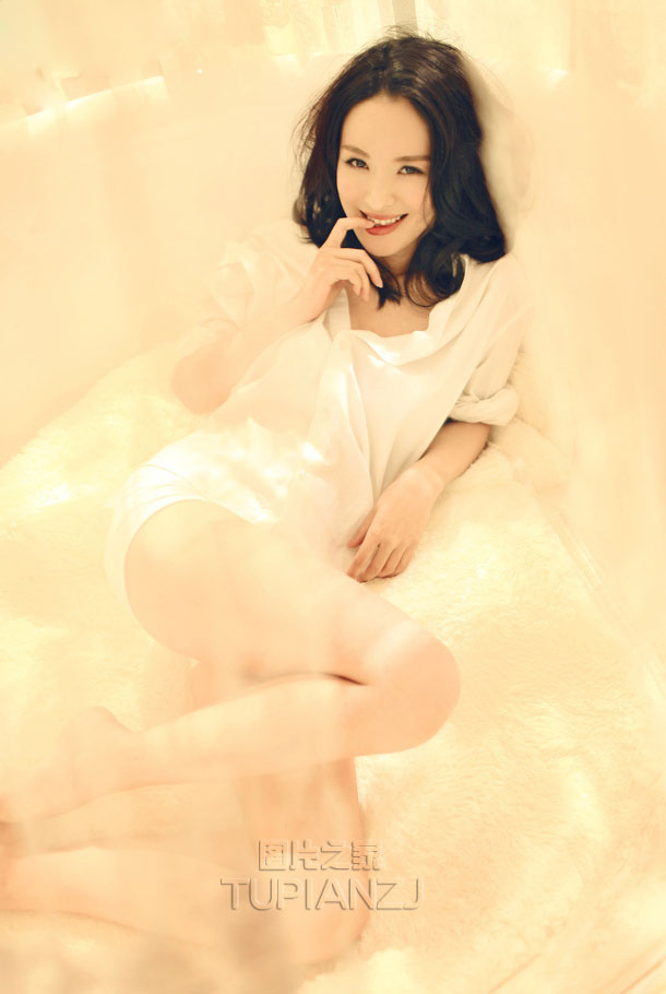 唯美性感少女图片 展魅惑眼神