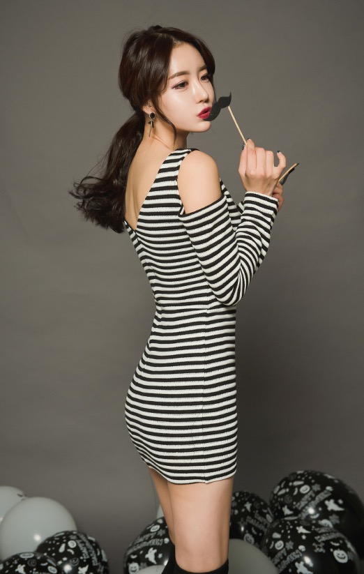 韩国性感连衣超短美女秀美腿