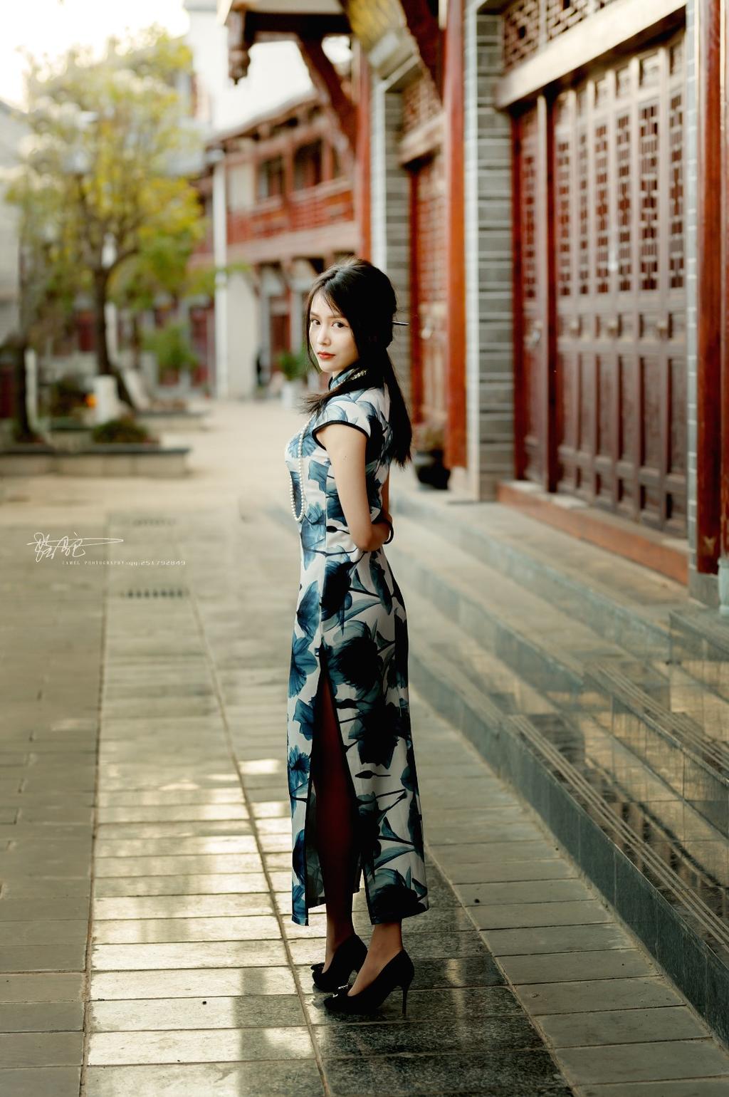草帽美女海滩清凉写真