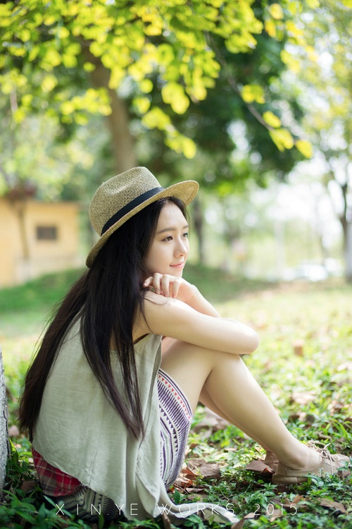 戴帽子的清纯清晰长发美女