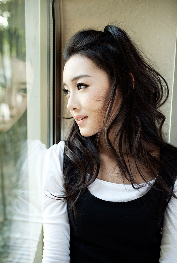 极品性感大眼美女 绝对养眼