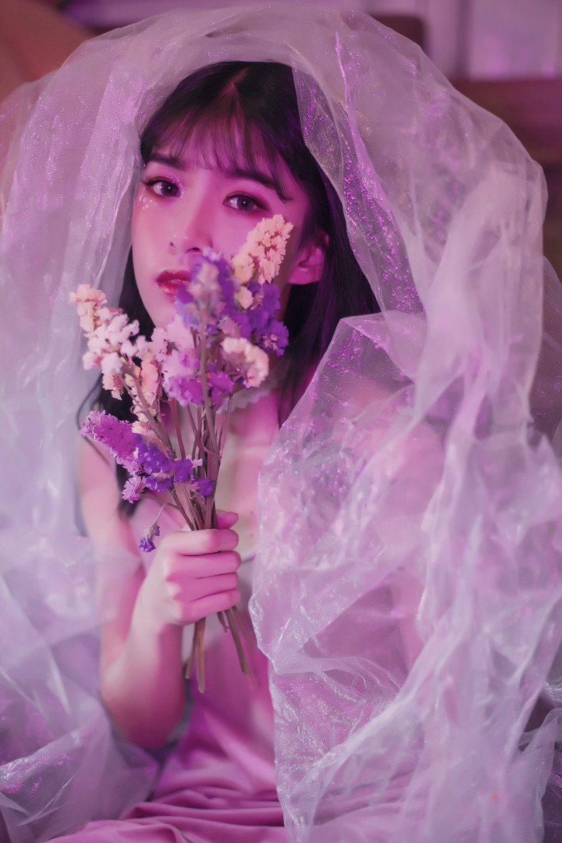 有点婴儿肥的美女