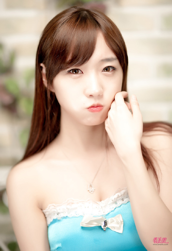 韩国90后性感可爱小美女