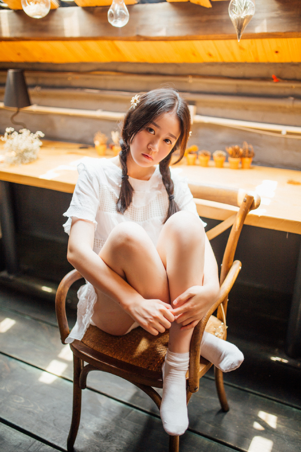 豹纹美女性感火辣 双峰呼之欲出