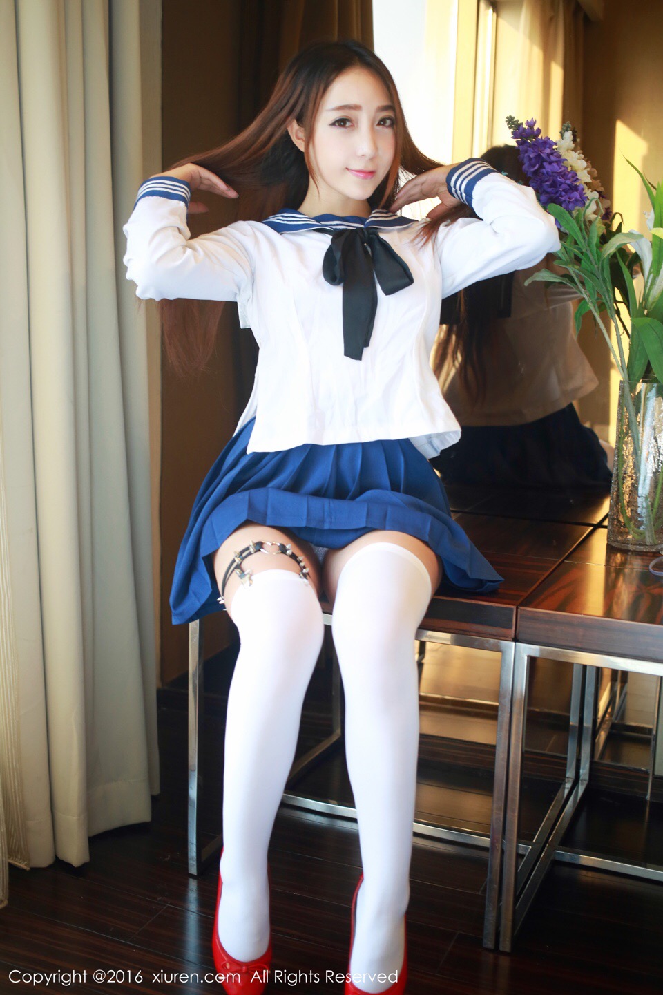 美女学生制服宾馆写真掀开裙子