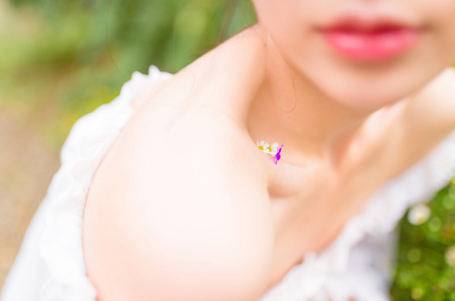 大胆性感美女惊艳写真照