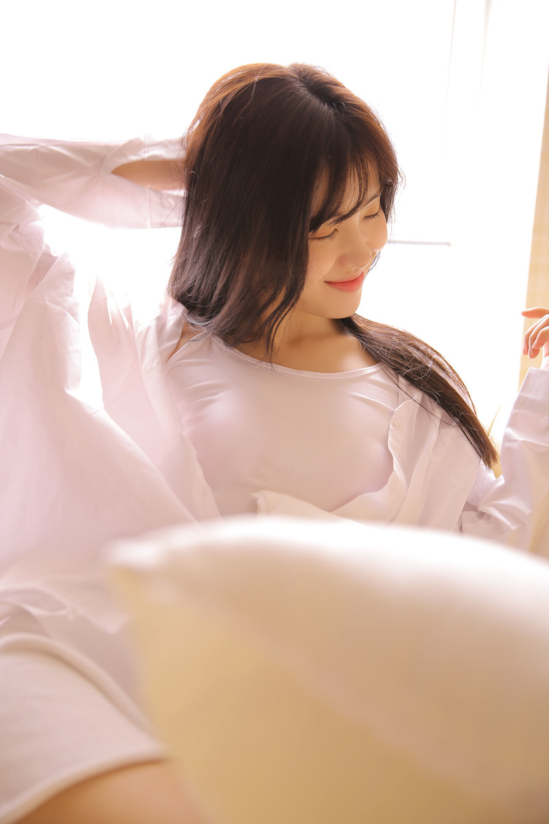 欧美性感美女身材苗条诱人美乳
