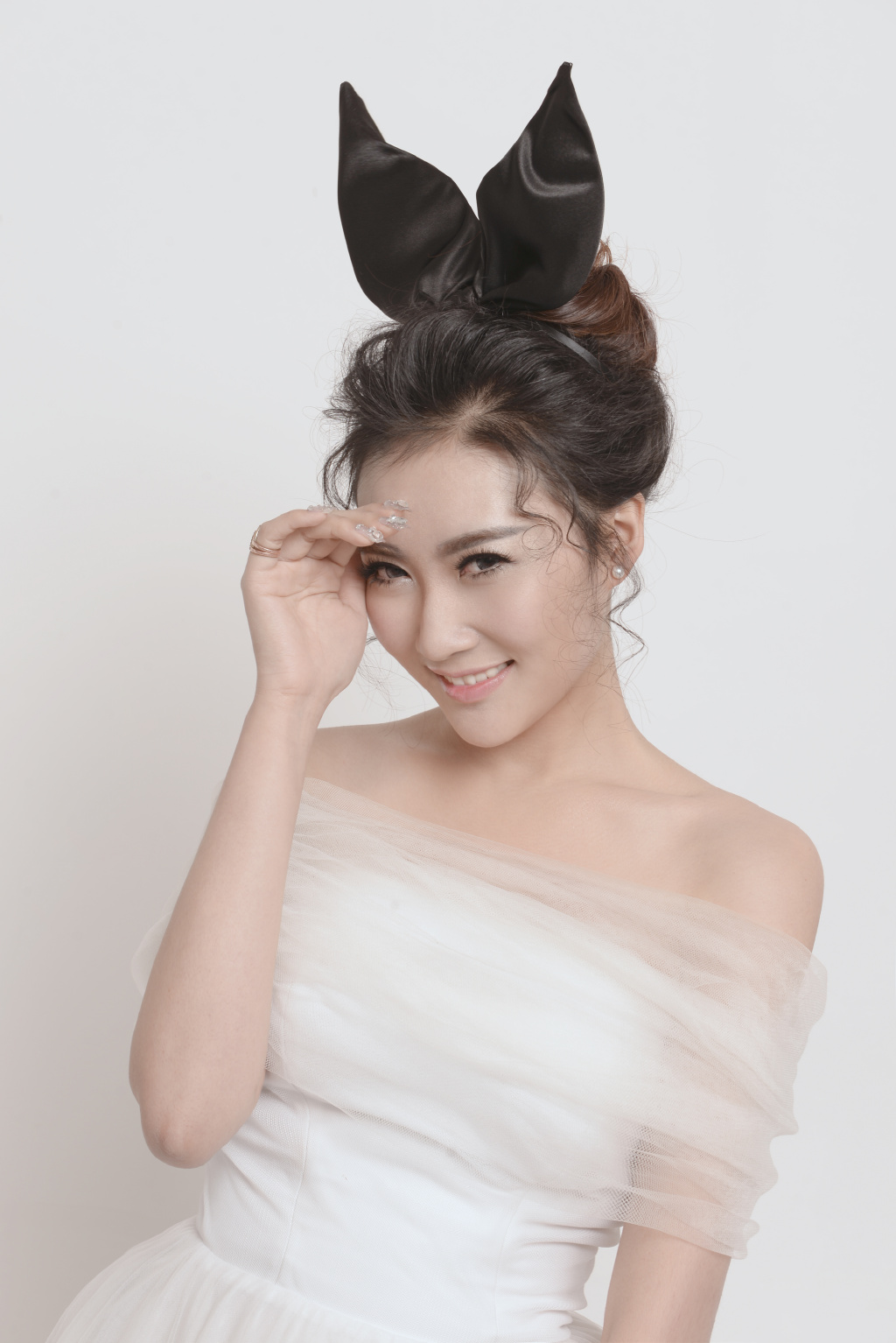 露肩裹胸美女粉嫩迷人香肩