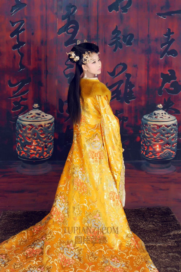 gallery-ce12954633.jpg