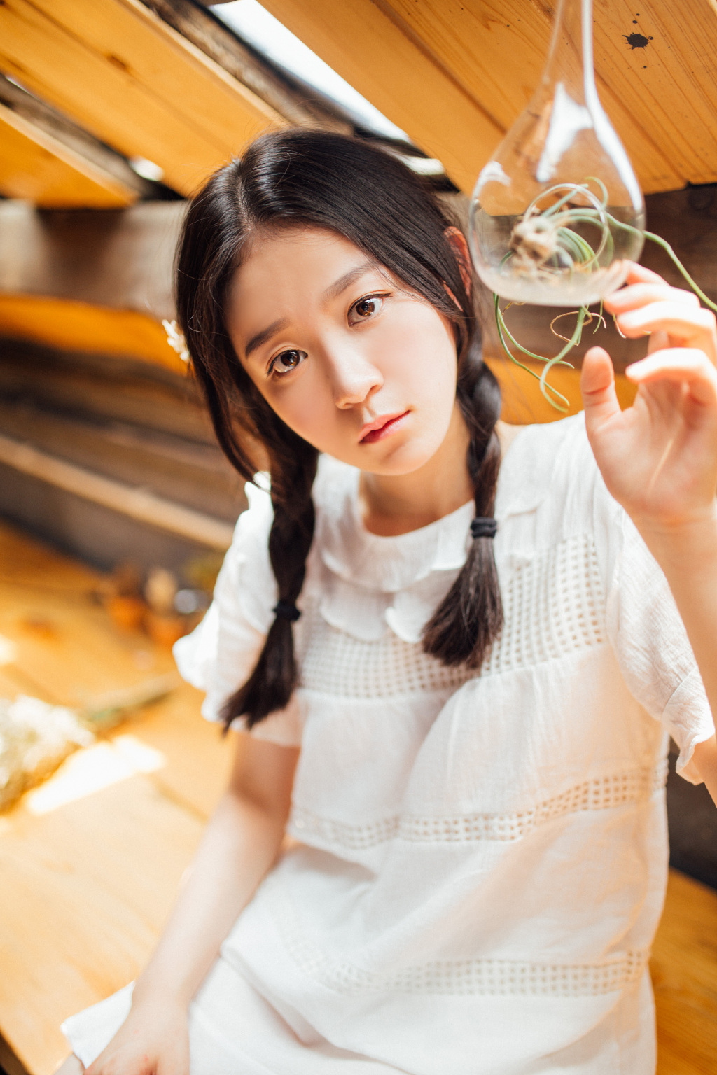 性感少女霸气来袭 美腿无限