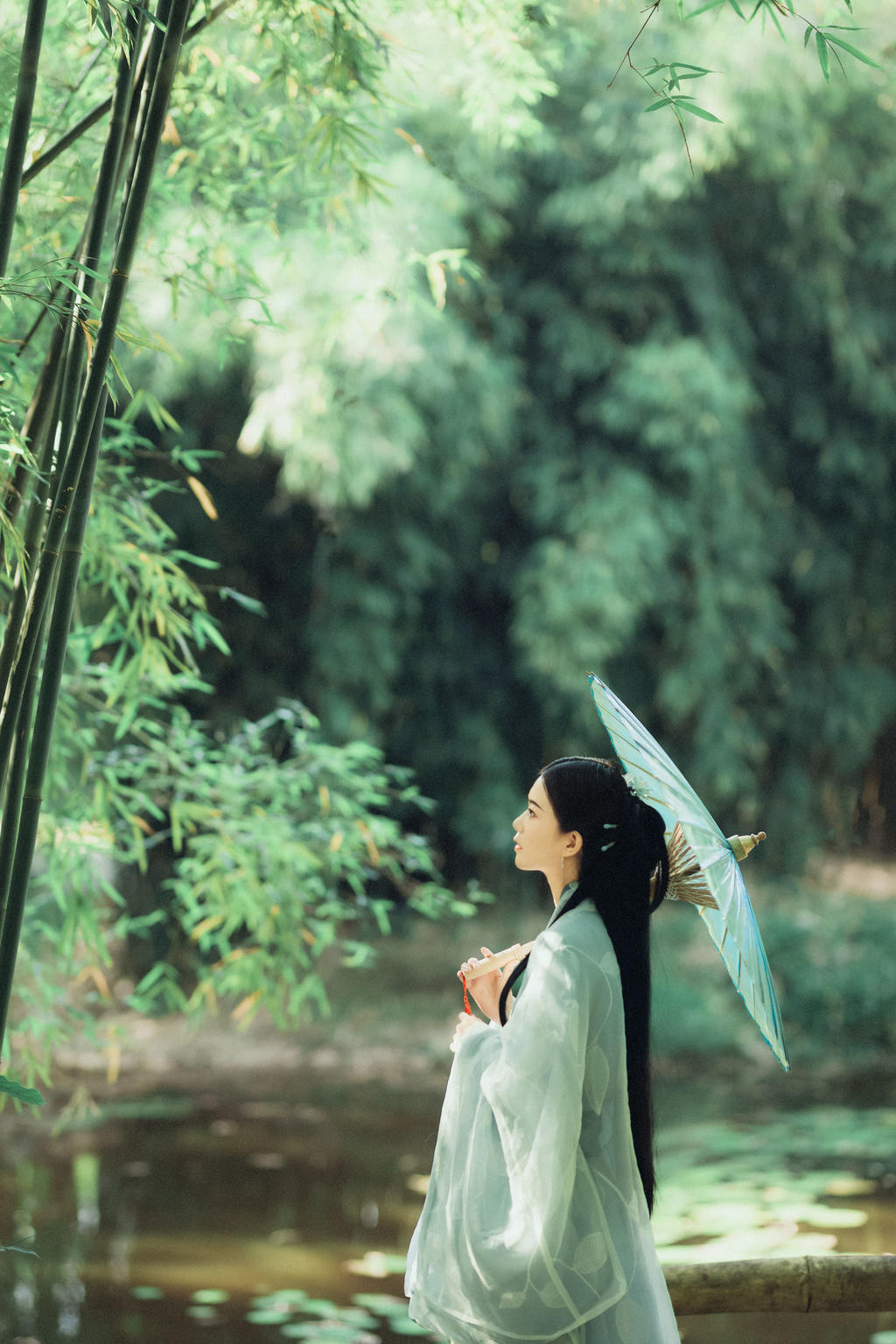 美眉性感写真 眼神迷人