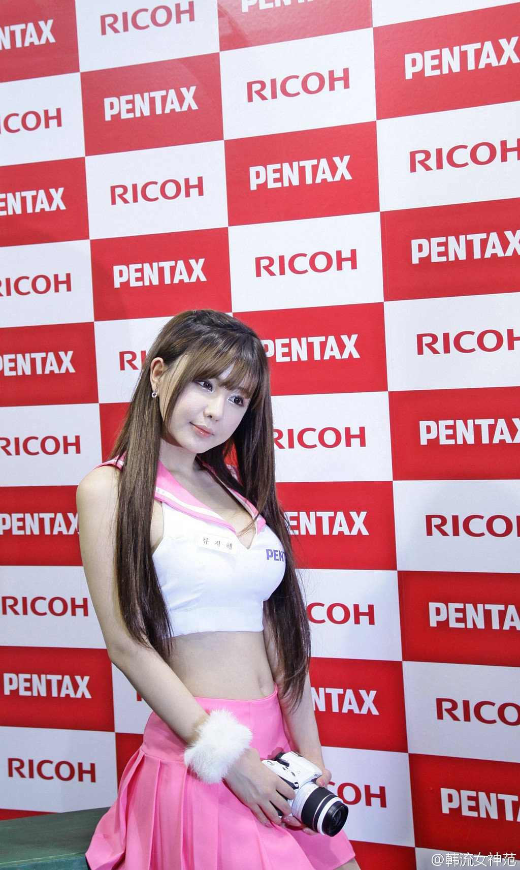 超短裙广告美女