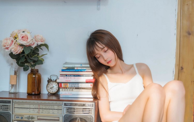 红衣少女翘臀图 身姿引犯罪