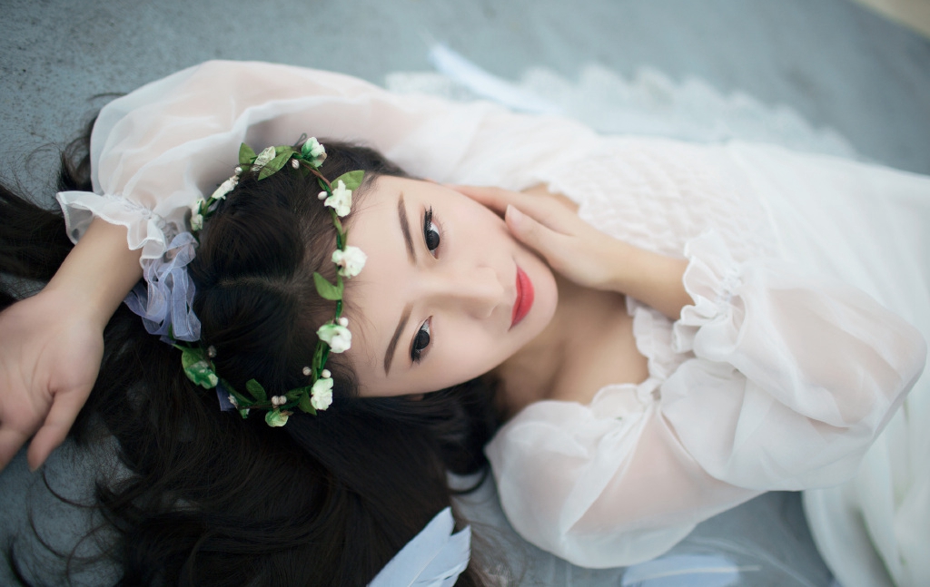 性感刘海美女连体体操衣写真