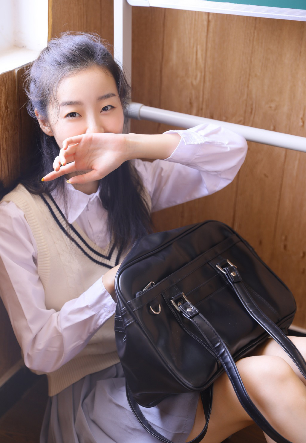 日本雪白肌肤性感不失清纯美女
